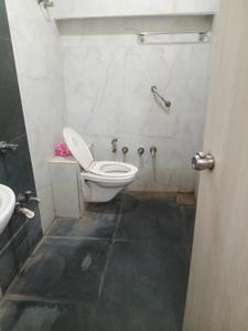 Bathroom Image of 2000 Sq.ft 3 BHK Apartment / Flat for rent in Paldi Ahmedabad for Rs. 45000