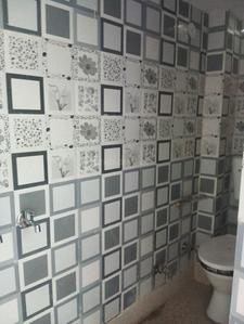 Bathroom Image of 500 Sq.ft 2 BHK Builder Floor for rent in Patparganj New Delhi for Rs. 16000