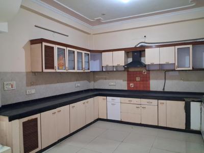 Kitchen Image of 2400 Sq.ft 4 BHK Builder Floor for rent in Sector 61 Noida for Rs. 55000