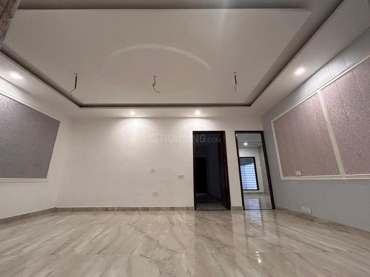 Premium Courtyard Avenues Main Image 1