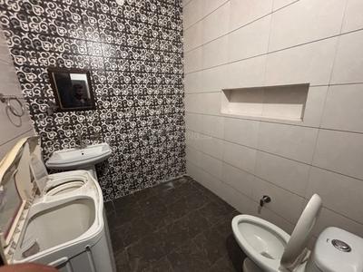 Bathroom Image of 1350 Sq.ft 2 BHK Builder Floor for rent in Bhai Randhir Singh Nagar Ludhiana for Rs. 20000