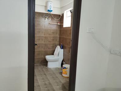 Bathroom Image of 1200 Sq.ft 3 BHK Apartment / Flat for rent in Amrutha Platinum Towers, Whitefield Bengaluru for Rs. 50000