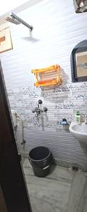 Bathroom Image of 1500 Sq.ft 2 BHK Independent House for rent in Kalakusuma Dhanbad for Rs. 22000