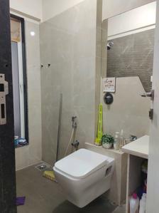 Common Bathroom Image of 1000 Sq.ft 3 BHK Apartment / Flat for rent in Gurukrupa Marina Enclave Wings M N Phase ll, Malad West Mumbai for Rs. 80000