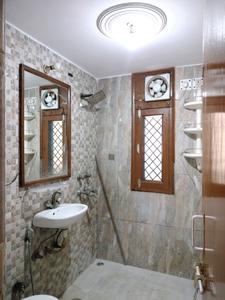 Common Bathroom Image of 2000 Sq.ft 3 BHK Apartment / Flat for sale in Sanmati Kunj, Sector 6 Dwarka New Delhi for Rs. 30500000