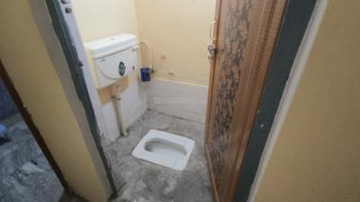 Bathroom Image of 500 Sq.ft 1 BHK Independent House for rent in Alambagh Lucknow for Rs. 6000