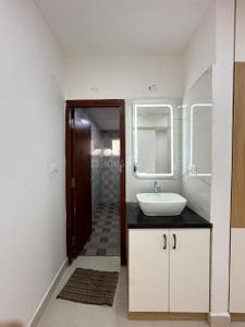 Image of 2388 Sq.ft 3 BHK Apartment / Flat for rent in Madhu Park Ville, Tellapur, Sangareddy for Rs. 55011