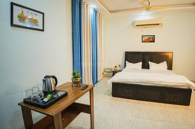 Bedroom Image of 5500 Sq.ft 5 BHK Villa for rent in Ansal Palm Ville, Sushant Golf City Lucknow for Rs. 95000