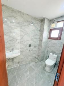 Bathroom Image of 900 Sq.ft 2 BHK Builder Floor for rent in Saket New Delhi for Rs. 25000