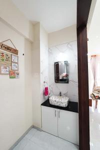 Image of 1396 Sq.ft 4 BHK Apartment / Flat for sale in Wakad, Pune for Rs. 20500000