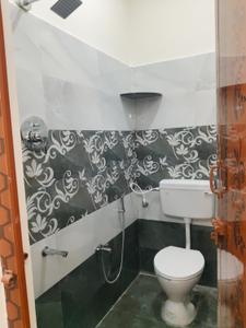 Bathroom Image of 1000 Sq.ft 2 BHK Independent House for rent in First Agraharam Salem for Rs. 10000