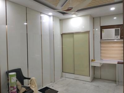 Bedroom Image of 1000 Sq.ft 3 BHK Builder Floor for sale in Ramesh Nagar New Delhi for Rs. 17000000