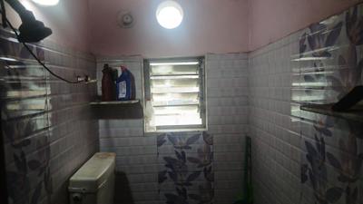 Bathroom Image of 880 Sq.ft 2 BHK Apartment / Flat for rent in Keshtopur Kolkata for Rs. 11948