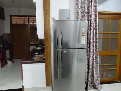 Kitchen Image of 1250 Sq.ft 2 BHK Builder Floor for rent in Sushant Golf City Lucknow for Rs. 20000