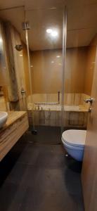 Bathroom Image of 1650 Sq.ft 3 BHK Apartment / Flat for sale in Lodha Enchante, Sion Mumbai for Rs. 46000000