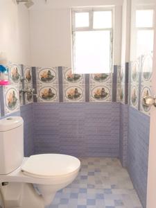 PS White Meadows Common Bathroom 4