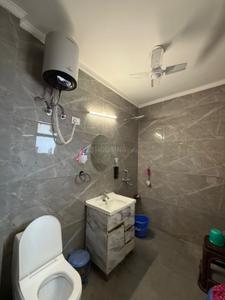 Bathroom Image of 1800 Sq.ft 3 BHK Builder Floor for rent in Green Field Colony Faridabad for Rs. 40000