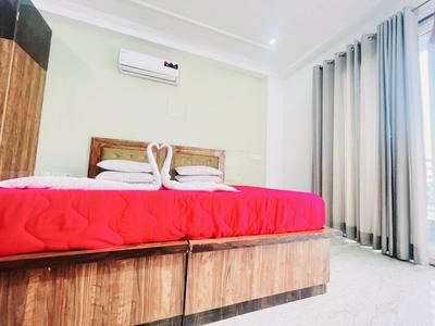 Bedroom Image of RR LUXURY in Sector 44, Gurgaon