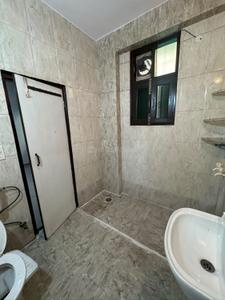 Bathroom Image of 2000 Sq.ft 3 BHK Independent House for rent in Sector 35 Noida for Rs. 50000
