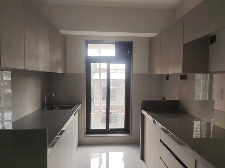 Silver Serene Main Image 1