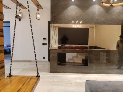 Bedroom Image of 2700 Sq.ft 3 BHK Builder Floor for sale in Safdarjung Enclave New Delhi for Rs. 70000000