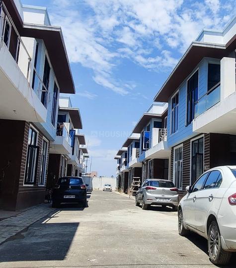 Kingson Green Villa 2 Main Image 1