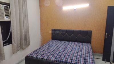 Bedroom Image of 900 Sq.ft 2 BHK Builder Floor for rent in Rajouri Garden New Delhi for Rs. 32000