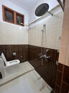 Bathroom Image of 1100 Sq.ft 4 BHK Independent House for rent in Balaganj Lucknow for Rs. 25000