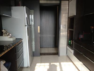 Bathroom Image of 1200 Sq.ft 3 BHK Apartment / Flat for rent in Ajmera Beverly Hills and Royal Empire, Andheri West Mumbai for Rs. 125000