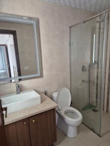 Bathroom Image of 1530 Sq.ft 3 BHK Apartment / Flat for sale in Central Park Aqua Front Towers, Sector 33 Sohna for Rs. 35200000
