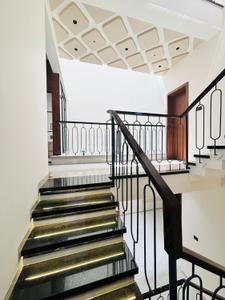 Balcony Image of 3000 Sq.ft 4.5 BHK Independent House for rent in Amanora Park Town, Hadapsar Pune for Rs. 230000