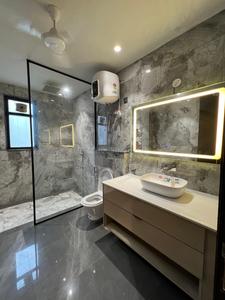 Bathroom Image of 2700 Sq.ft 4 BHK Builder Floor for sale in DLF Phase 2 Gurgaon for Rs. 50000000
