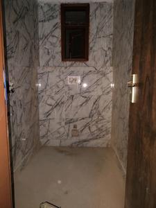 Common Bathroom Image of 1110 Sq.ft 3 BHK Apartment / Flat for sale in Mehrauli New Delhi for Rs. 8000000