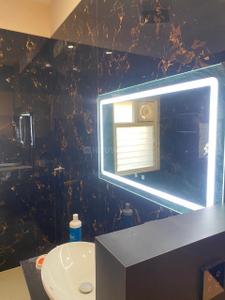 Bathroom Image of 7800 Sq.ft 7 BHK Independent House for sale in Vallabh Vidhyanagar Anand for Rs. 42500000