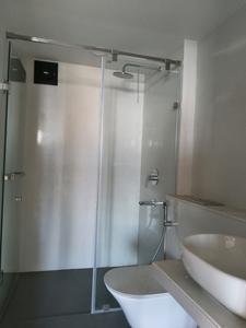 Common Bathroom Image of 600 Sq.ft 2 BHK Apartment / Flat for sale in Sewri Mumbai for Rs. 21000000