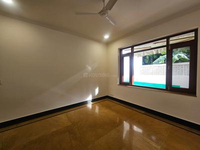 Bedroom Image of 4500 Sq.ft 3.5 BHK Builder Floor for rent in Gulmohar Park New Delhi for Rs. 260000