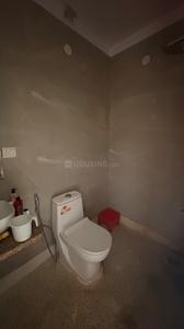 Bathroom Image of 1100 Sq.ft 1 BHK Builder Floor for rent in Sector 40 Gurgaon for Rs. 29000