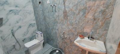 Bathroom Image of 1000 Sq.ft 2 BHK Independent House for rent in Gomti Nagar Lucknow for Rs. 15000