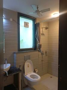 Common Bathroom Image of 600 Sq.ft 1 BHK Builder Floor for rent in DLF Phase 3 Gurgaon for Rs. 35000