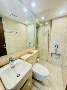 Image of 650 Sq.ft 1 BHK Apartment / Flat for sale in Hiranandani Regent Hill A B C D And E Wing, Powai, Mumbai for Rs. 18600000