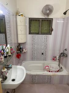 Bathroom Image of 2200 Sq.ft 3.5 BHK Builder Floor for rent in Thiruvanmiyur Chennai for Rs. 65000