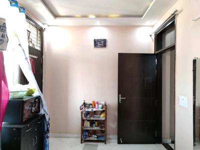 Bedroom Image of 810 Sq.ft 2 BHK Builder Floor for rent in RWA DA Block Hari Nagar, Tilak Nagar New Delhi for Rs. 15000