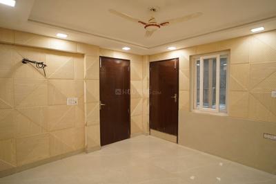 Bedroom Image of 2520 Sq.ft 3 BHK Builder Floor for sale in Punjabi Bagh New Delhi for Rs. 32500000