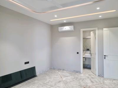 Bedroom Image of 3771 Sq.ft 4 BHK Builder Floor for sale in Janakpuri New Delhi for Rs. 105000000