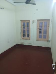 Bedroom Image of 1600 Sq.ft 5 BHK Builder Floor for rent in Ballygunge Kolkata for Rs. 35000