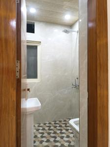 Common Bathroom Image of 1450 Sq.ft 3 BHK Builder Floor for sale in Indirapuram Ghaziabad for Rs. 8000000