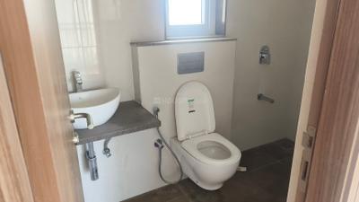 Bedroom Image of 786 Sq.ft 2 BHK Apartment / Flat for sale in Shapoorji Pallonji BKC 28, Bandra East Mumbai for Rs. 31500000