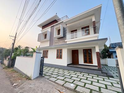 Image of 2000 Sq.ft 3 BHK Independent House for sale in Aluva, Kochi for Rs. 8000000