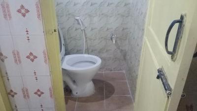 Bathroom Image of 1200 Sq.ft 2 BHK Builder Floor for rent in Malleswaram Bengaluru for Rs. 25000