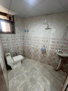 Bathroom Image of 690 Sq.ft 2 BHK Apartment / Flat for sale in Sector 49 Noida for Rs. 3800000